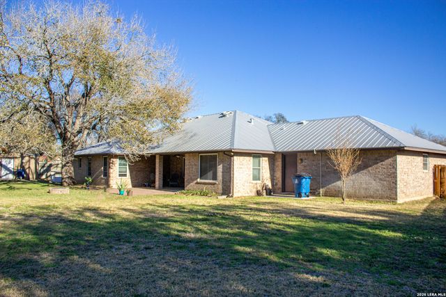 220 Eagle Nest, Pleasanton, TX 78064