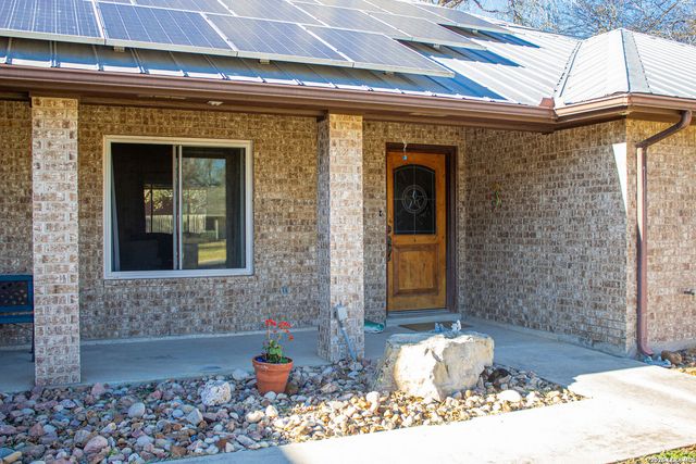 220 Eagle Nest, Pleasanton, TX 78064