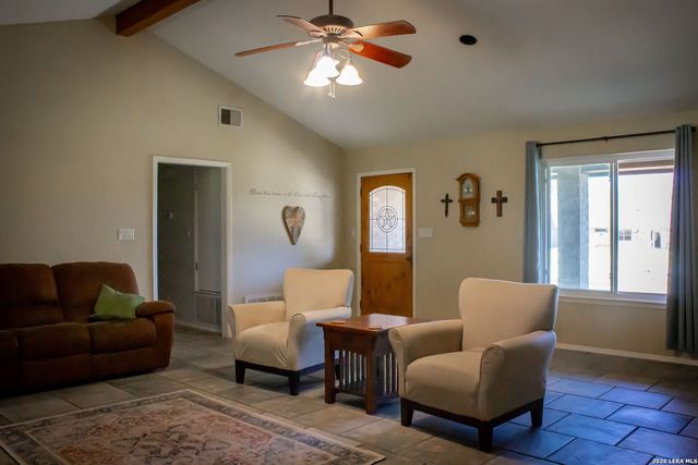 220 Eagle Nest, Pleasanton, TX 78064