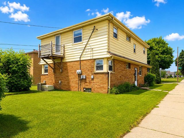2401 W Tripoli AVENUE, Milwaukee, WI 53221