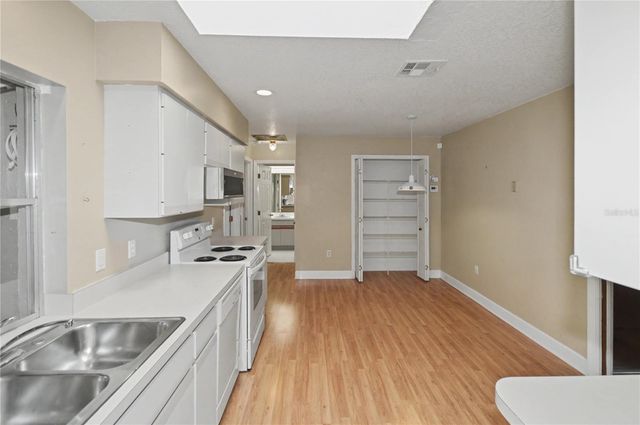 1330 KENSINGTON STREET, Port Charlotte, FL 33952