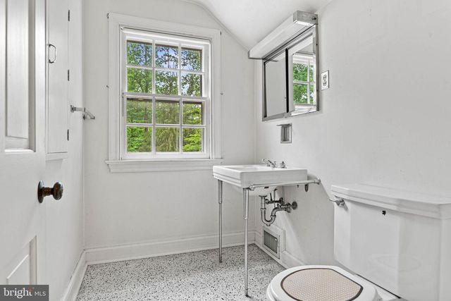 1312 PARTRIDGE LN, Villanova, PA 19085