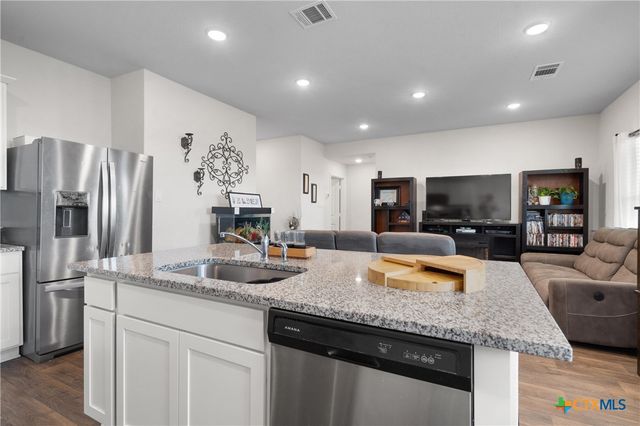 101 Gather, Seguin, TX 78155