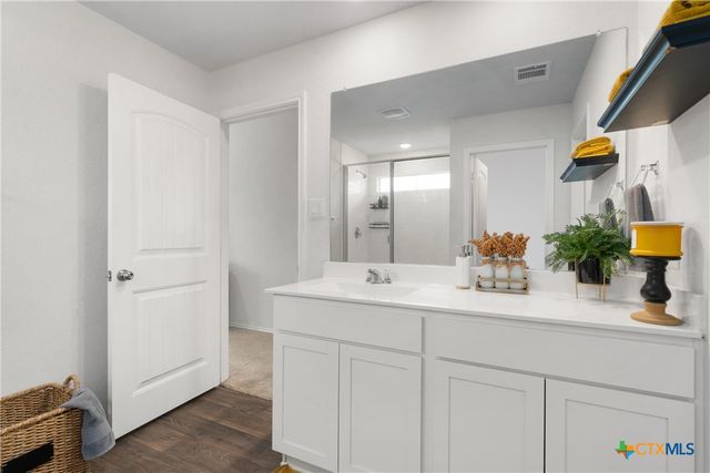 101 Gather, Seguin, TX 78155