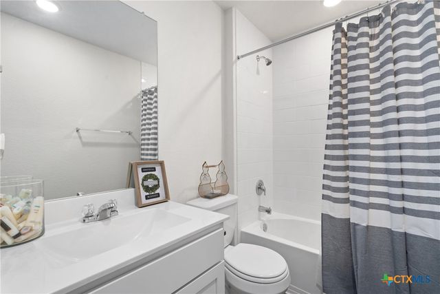 101 Gather, Seguin, TX 78155