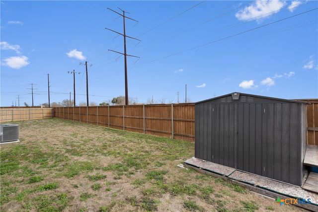 101 Gather, Seguin, TX 78155