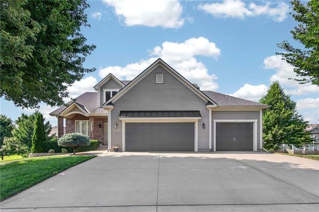 12203 Canna Court, Peculiar, MO 64078