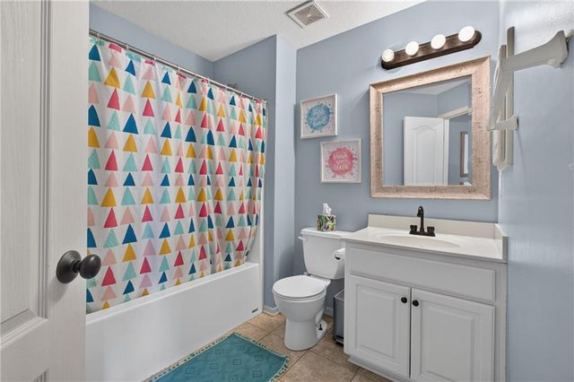 12203 Canna Court, Peculiar, MO 64078