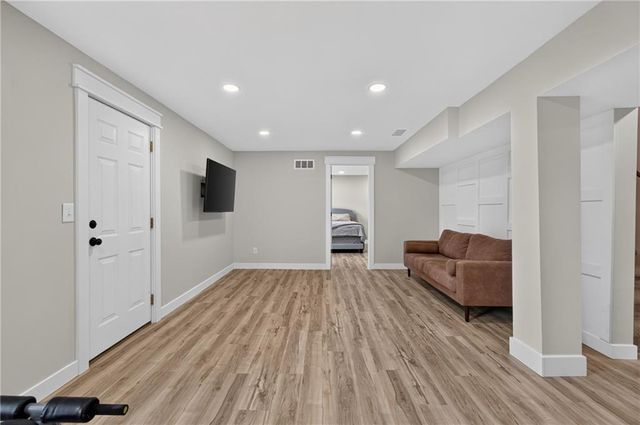 12203 Canna Court, Peculiar, MO 64078