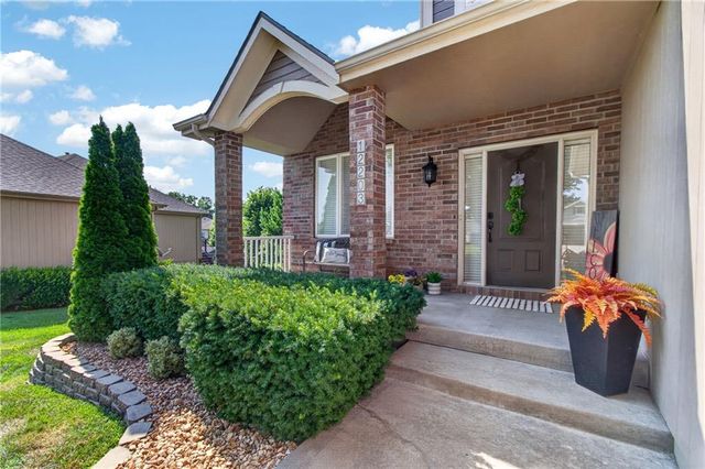 12203 Canna Court, Peculiar, MO 64078