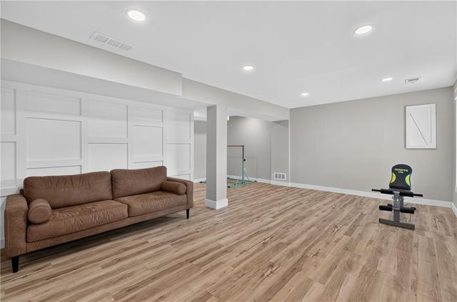 12203 Canna Court, Peculiar, MO 64078