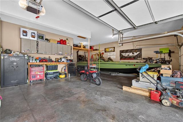 12203 Canna Court, Peculiar, MO 64078