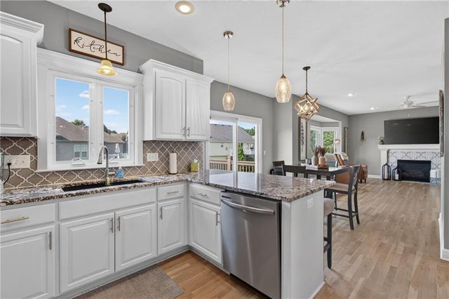 12203 Canna Court, Peculiar, MO 64078