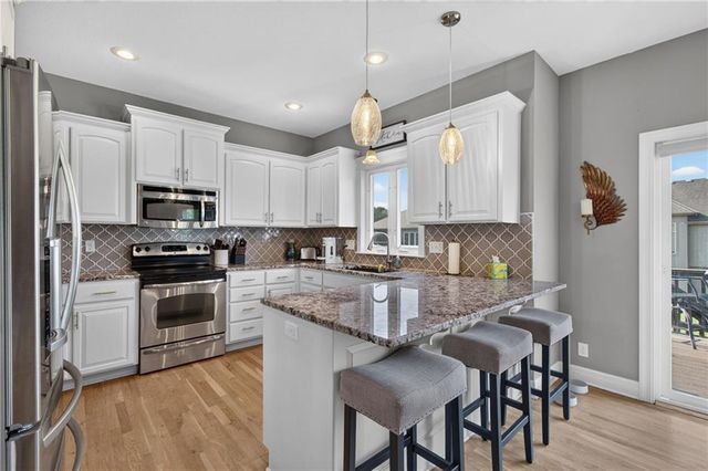 12203 Canna Court, Peculiar, MO 64078