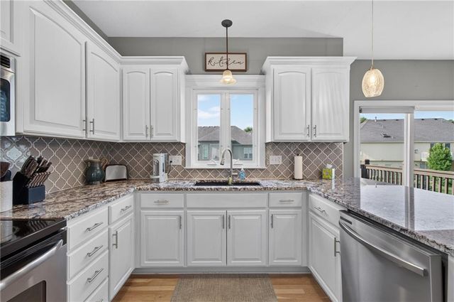 12203 Canna Court, Peculiar, MO 64078