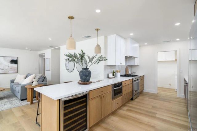 733 Cathy Ln, Cardiff By The Sea, CA 92007