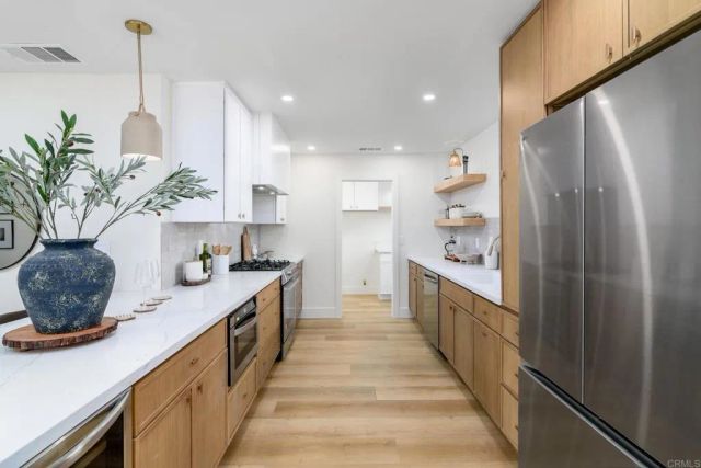 733 Cathy Ln, Cardiff By The Sea, CA 92007