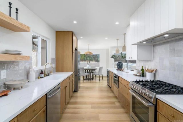 733 Cathy Ln, Cardiff By The Sea, CA 92007