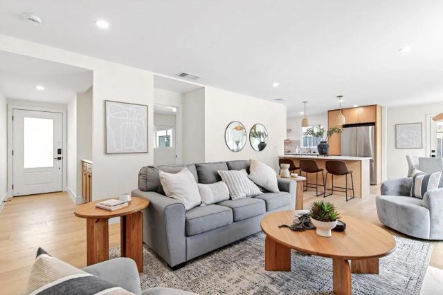 733 Cathy Ln, Cardiff By The Sea, CA 92007