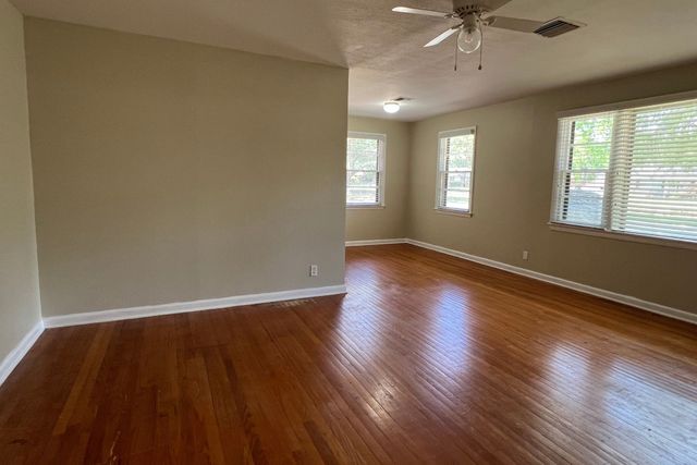 309 E Southfield Road, Shreveport, LA 71105