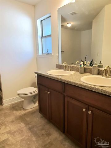 2200 Somerville Ct, Pensacola, FL 32506