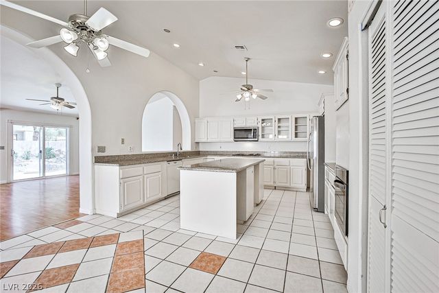 6970 Eldora Avenue, Las Vegas, NV 89117