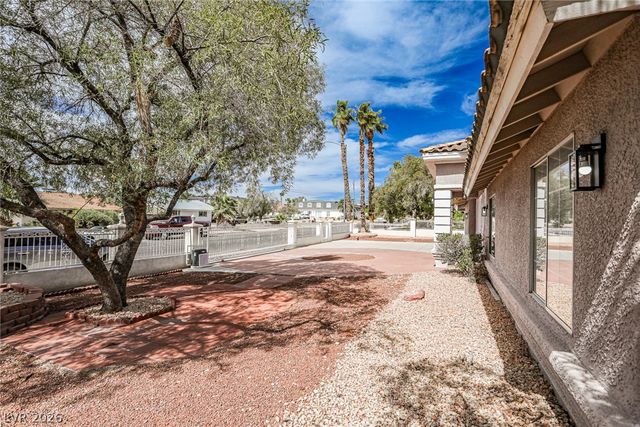 6970 Eldora Avenue, Las Vegas, NV 89117