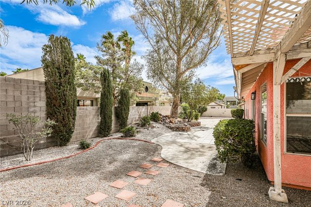 6970 Eldora Avenue, Las Vegas, NV 89117