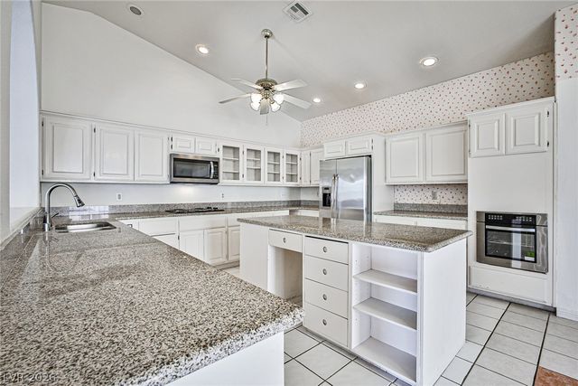 6970 Eldora Avenue, Las Vegas, NV 89117