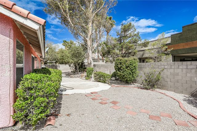 6970 Eldora Avenue, Las Vegas, NV 89117