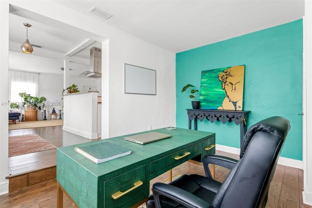 550 Cardinal St, Miami Springs, FL 33166