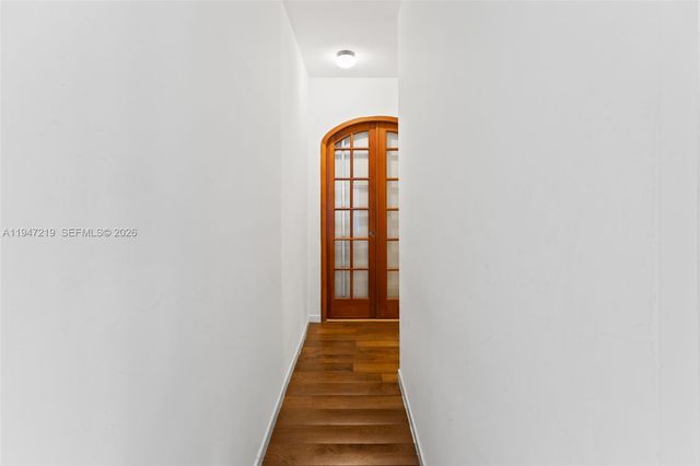 550 Cardinal St, Miami Springs, FL 33166