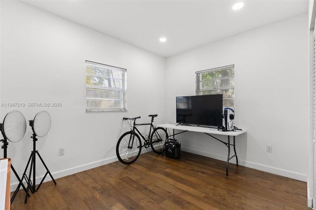 550 Cardinal St, Miami Springs, FL 33166