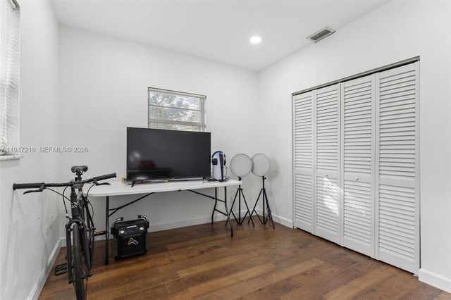 550 Cardinal St, Miami Springs, FL 33166