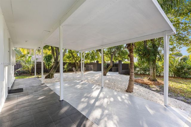 550 Cardinal St, Miami Springs, FL 33166