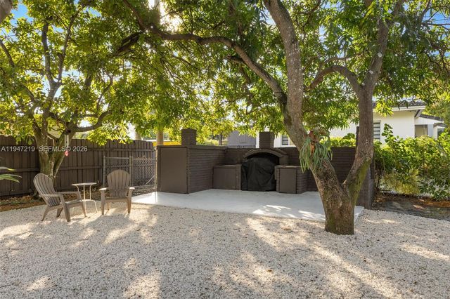 550 Cardinal St, Miami Springs, FL 33166