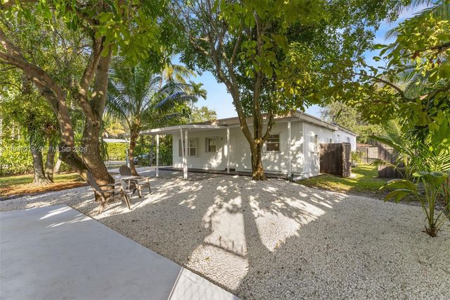 550 Cardinal St, Miami Springs, FL 33166