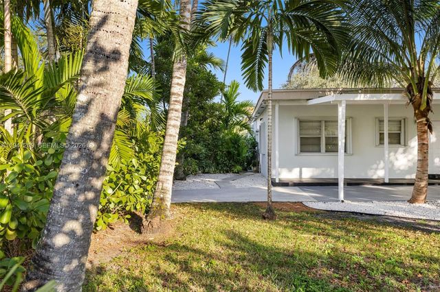 550 Cardinal St, Miami Springs, FL 33166