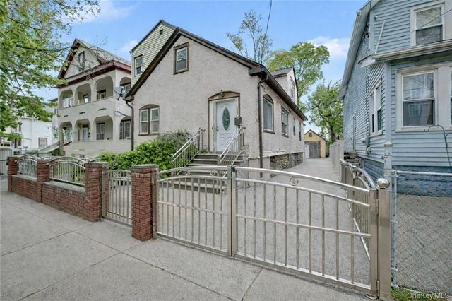 429 S 9th Avenue, Mount Vernon, NY 10550