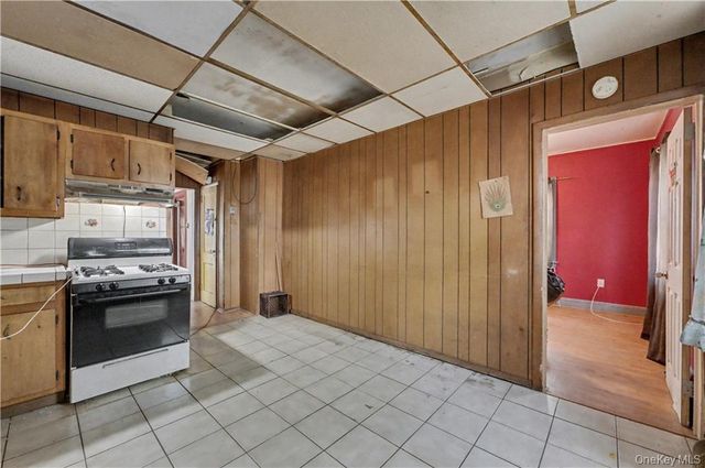 429 S 9th Avenue, Mount Vernon, NY 10550