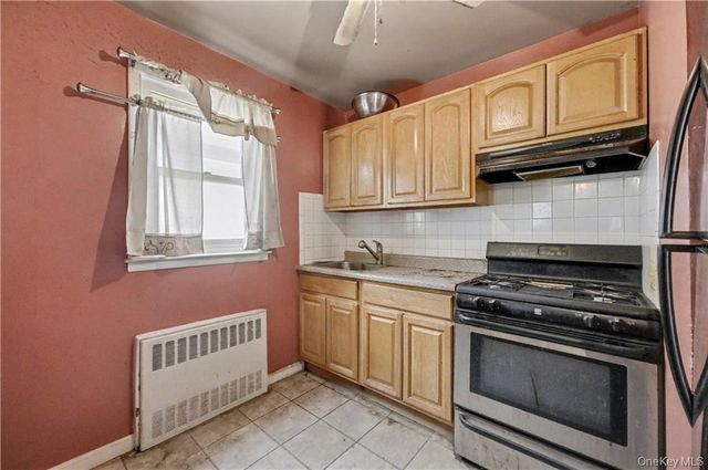 429 S 9th Avenue, Mount Vernon, NY 10550