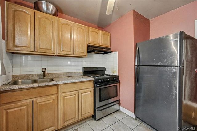 429 S 9th Avenue, Mount Vernon, NY 10550