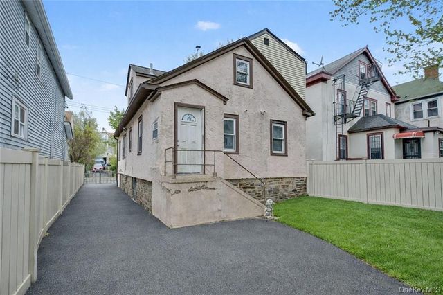 429 S 9th Avenue, Mount Vernon, NY 10550