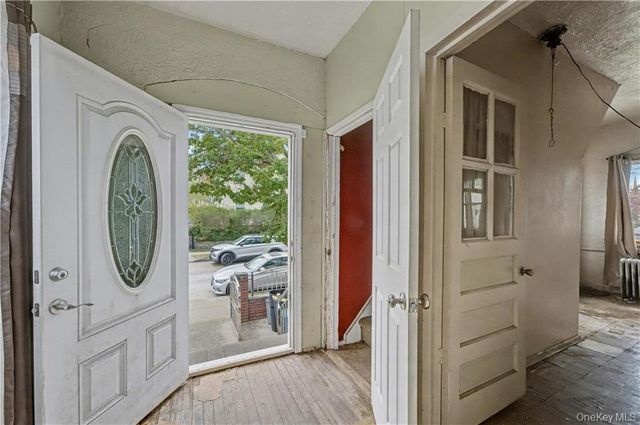 429 S 9th Avenue, Mount Vernon, NY 10550