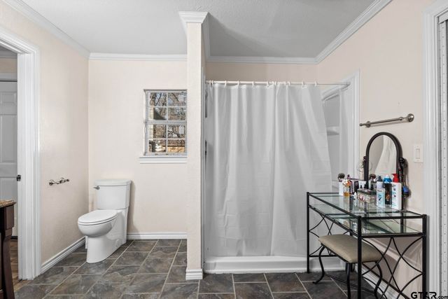 201 Redbud Ln, Mt Pleasant, TX 75455