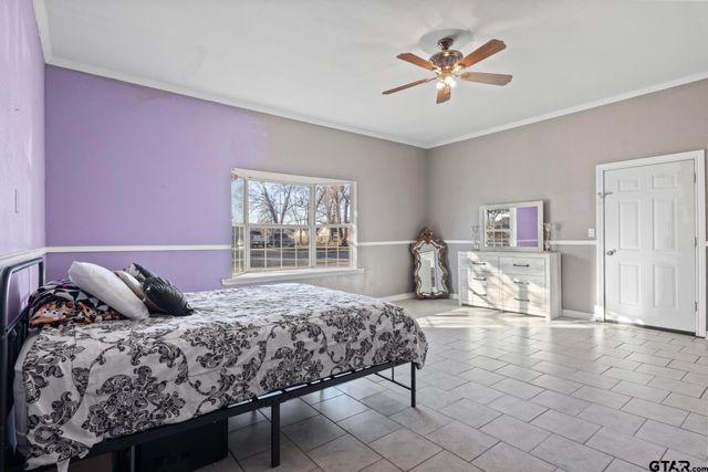 201 Redbud Ln, Mt Pleasant, TX 75455