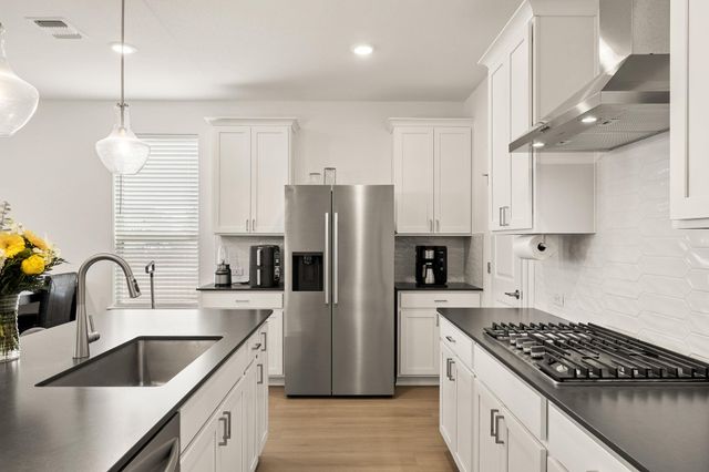 113 Bell Chime DR, Liberty Hill, TX 78642