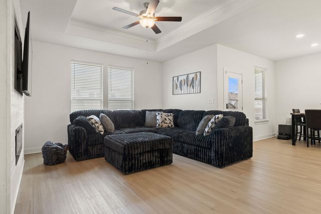 113 Bell Chime DR, Liberty Hill, TX 78642