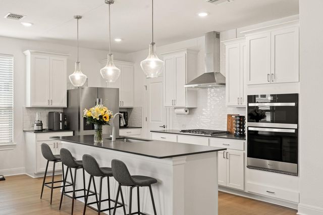 113 Bell Chime DR, Liberty Hill, TX 78642