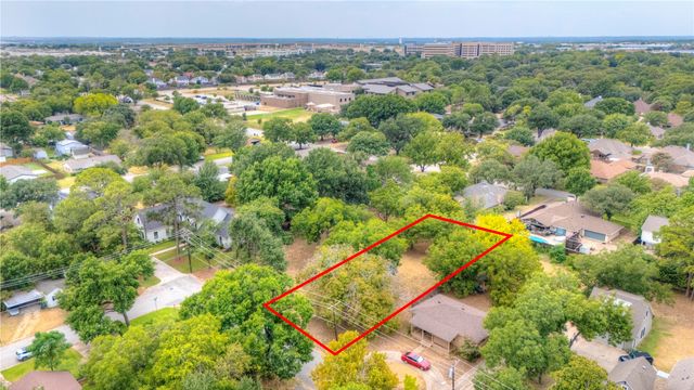 310 Blevins Street, Grapevine, TX 76051